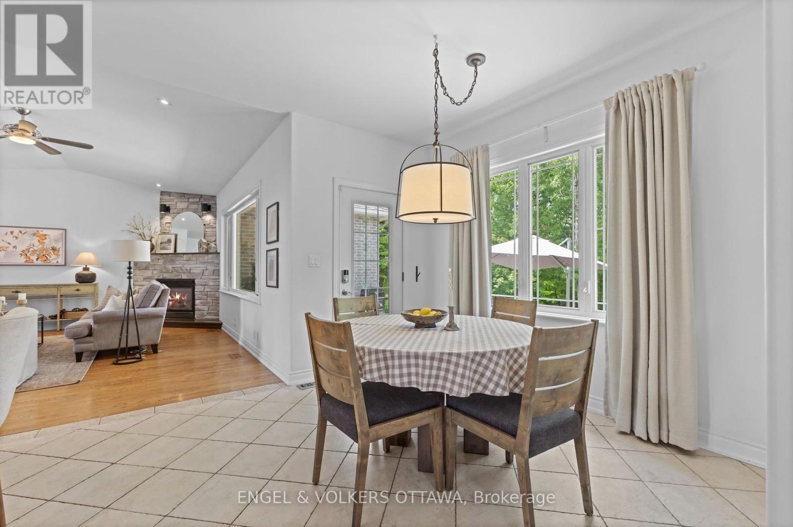 6957 Lake Forest Walk