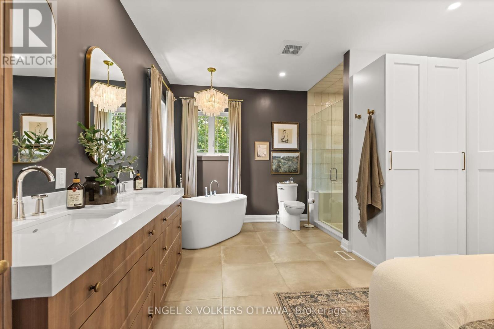 6957 Lake Forest Walk