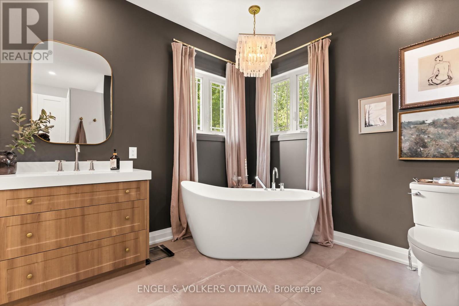 6957 Lake Forest Walk