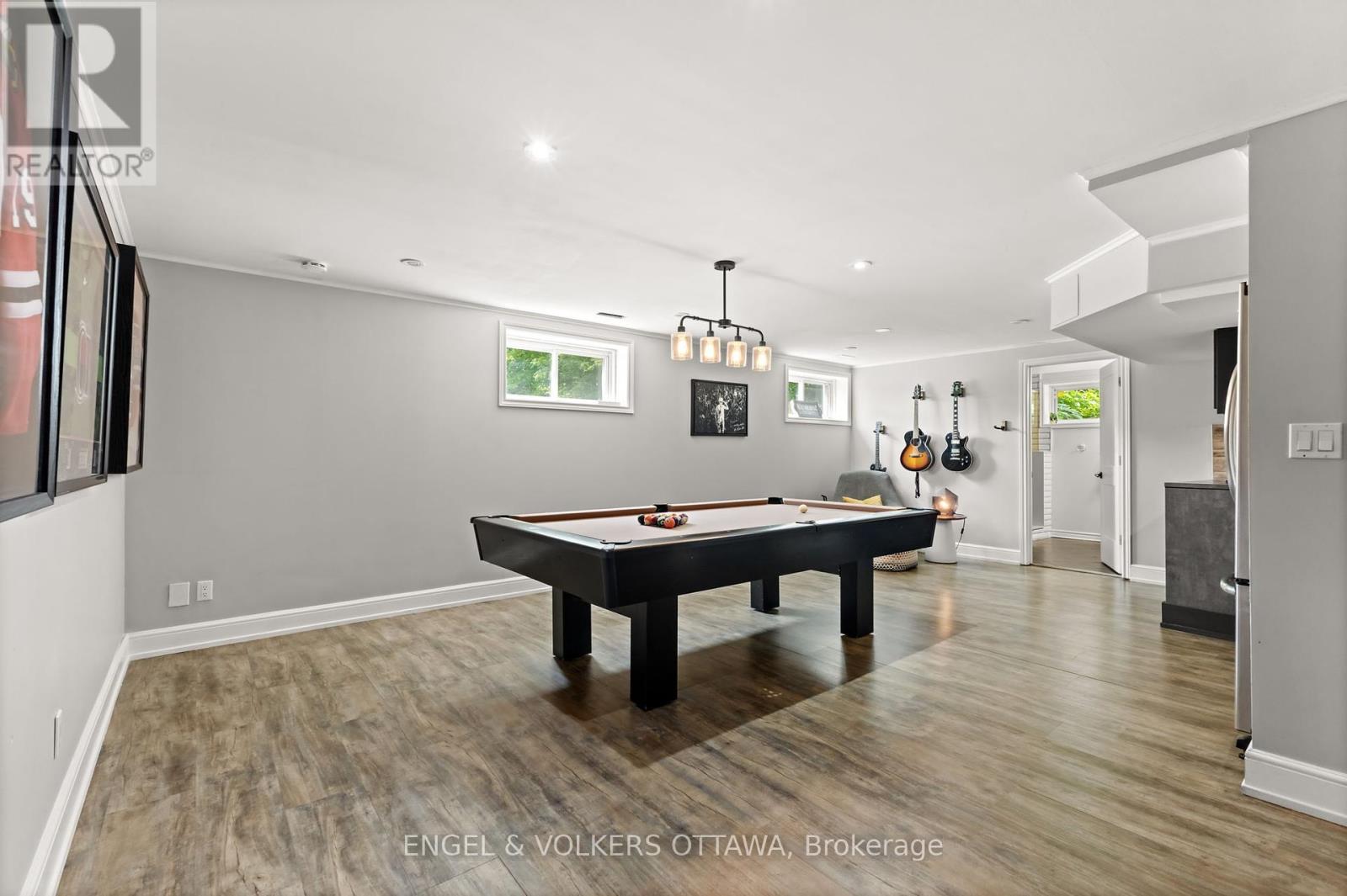6957 Lake Forest Walk