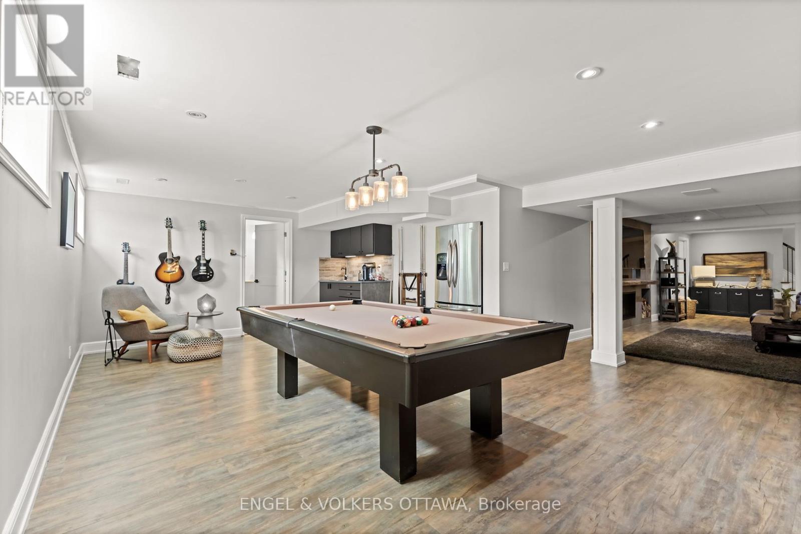 6957 Lake Forest Walk
