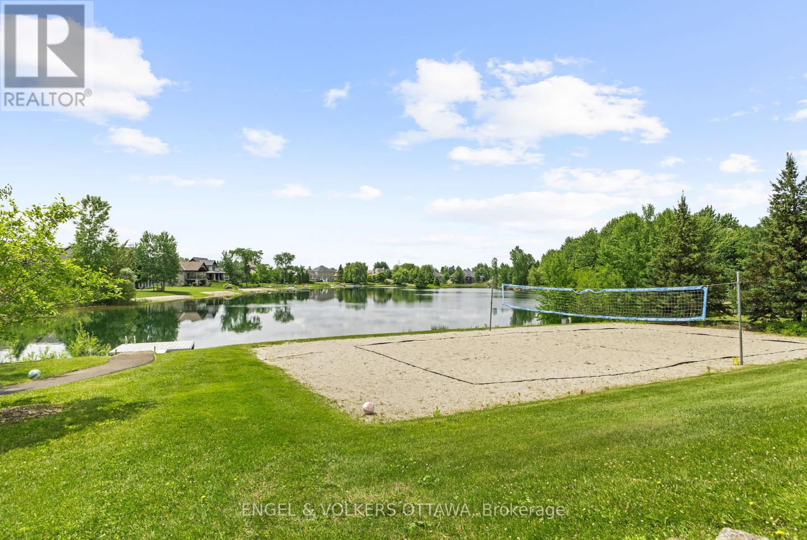 6957 Lake Forest Walk