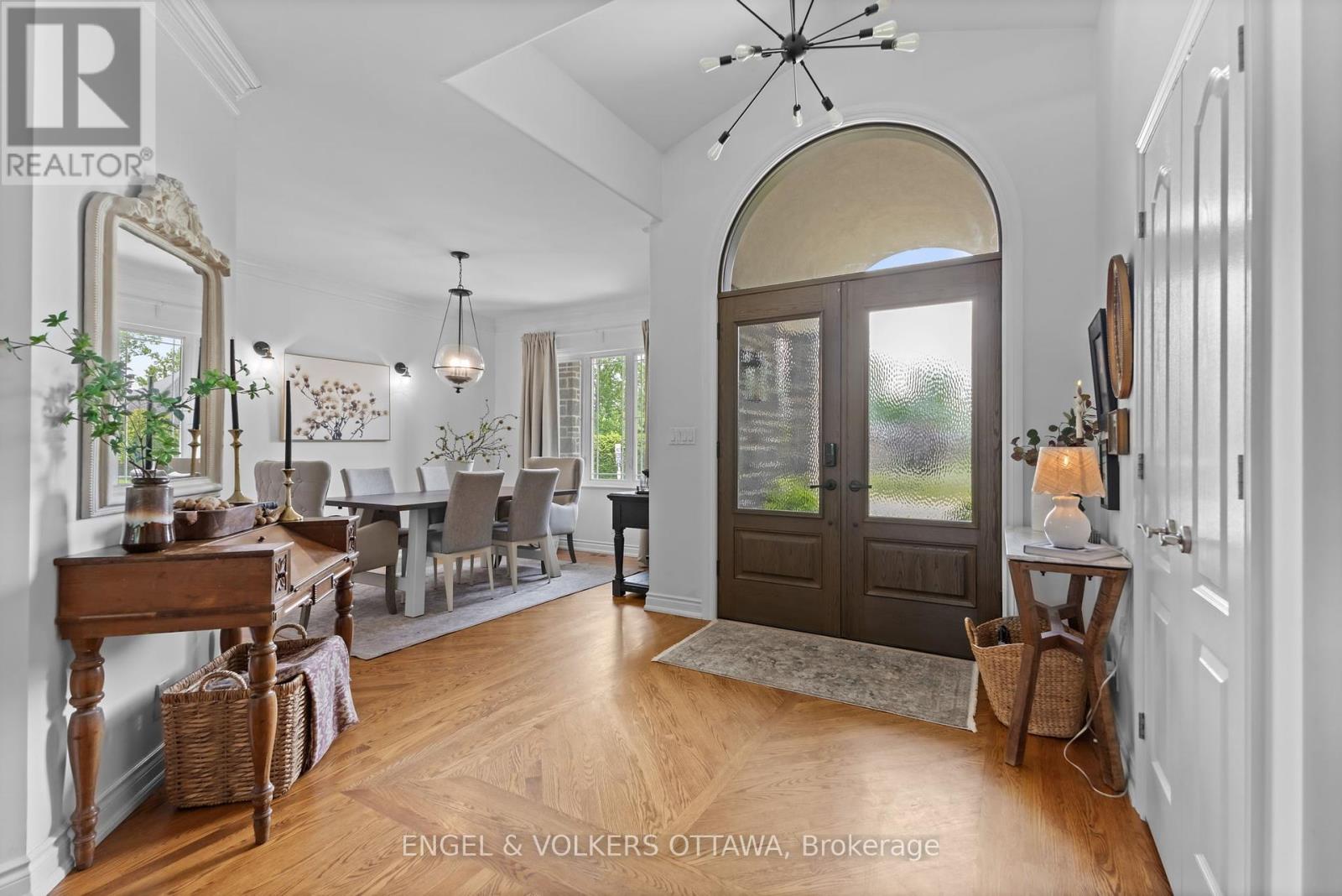 6957 Lake Forest Walk