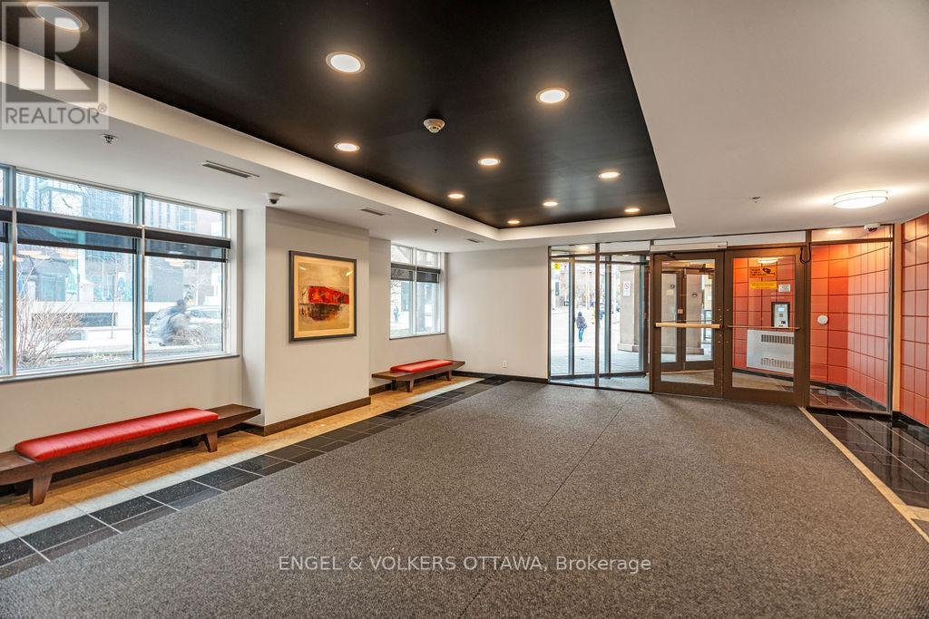 1403 - 445 Laurier Avenue W