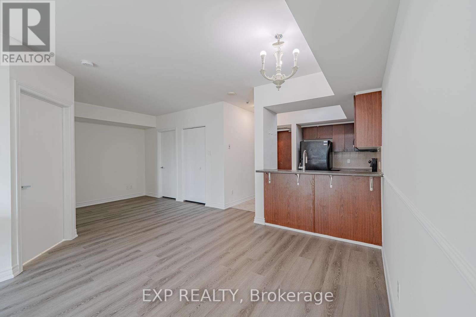 302 - 200 Rideau Street