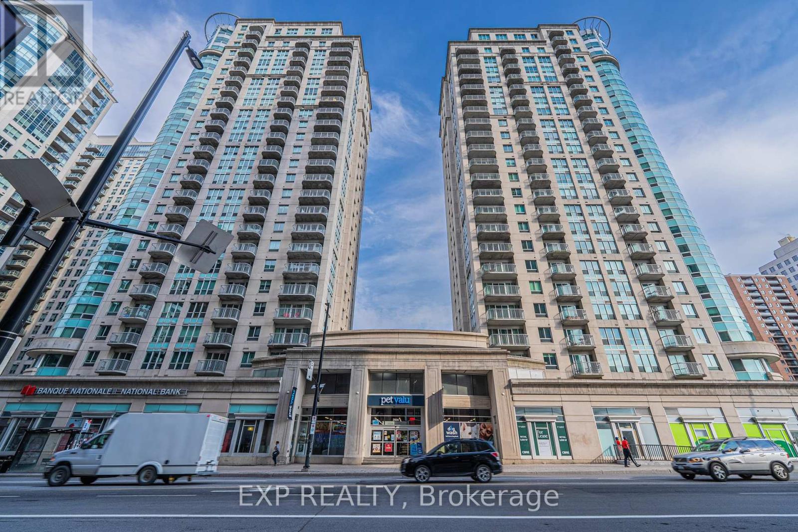 302 - 200 Rideau Street