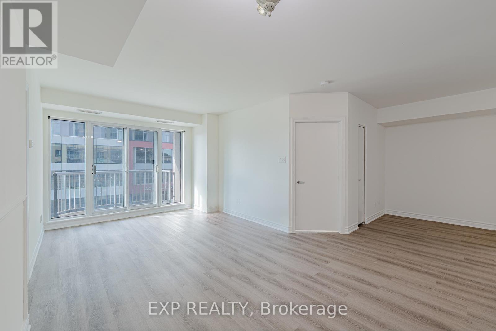 302 - 200 Rideau Street