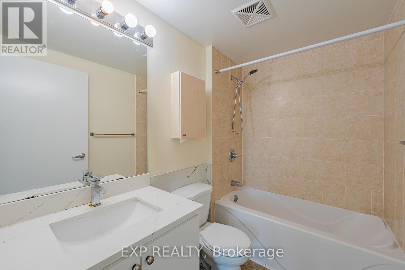302 - 200 Rideau Street