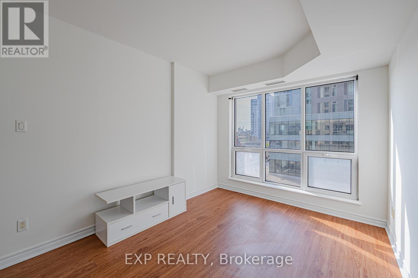 302 - 200 Rideau Street