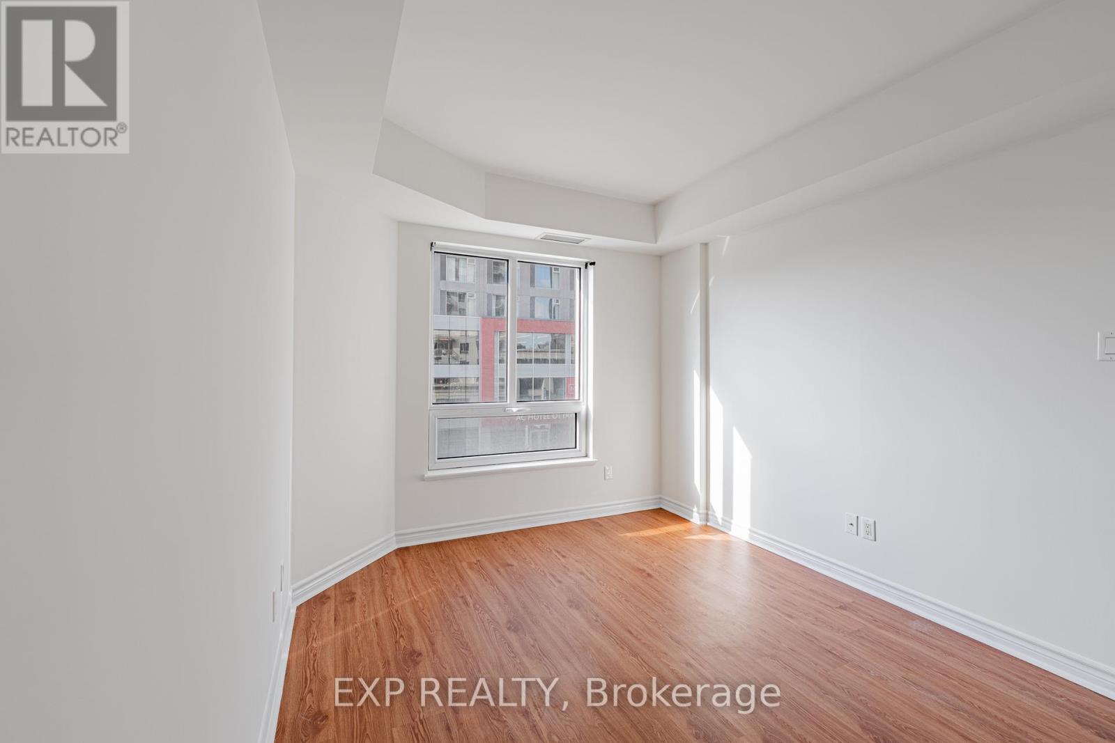 302 - 200 Rideau Street