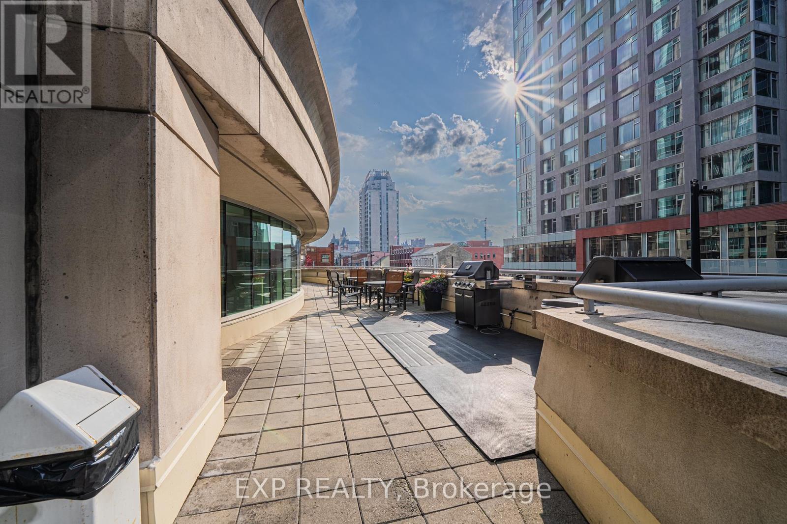 302 - 200 Rideau Street