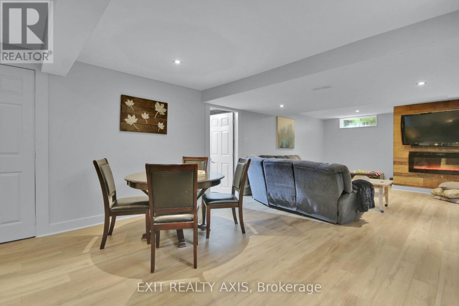155 Longshire Circle