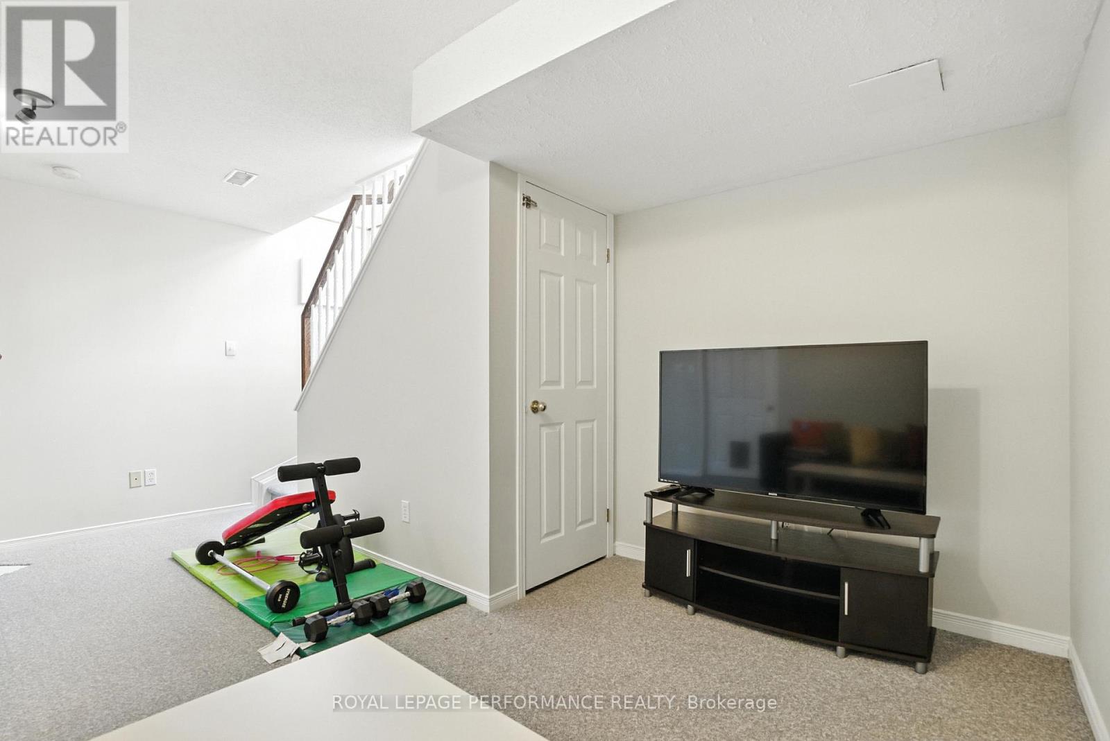 1493 Lynx Crescent