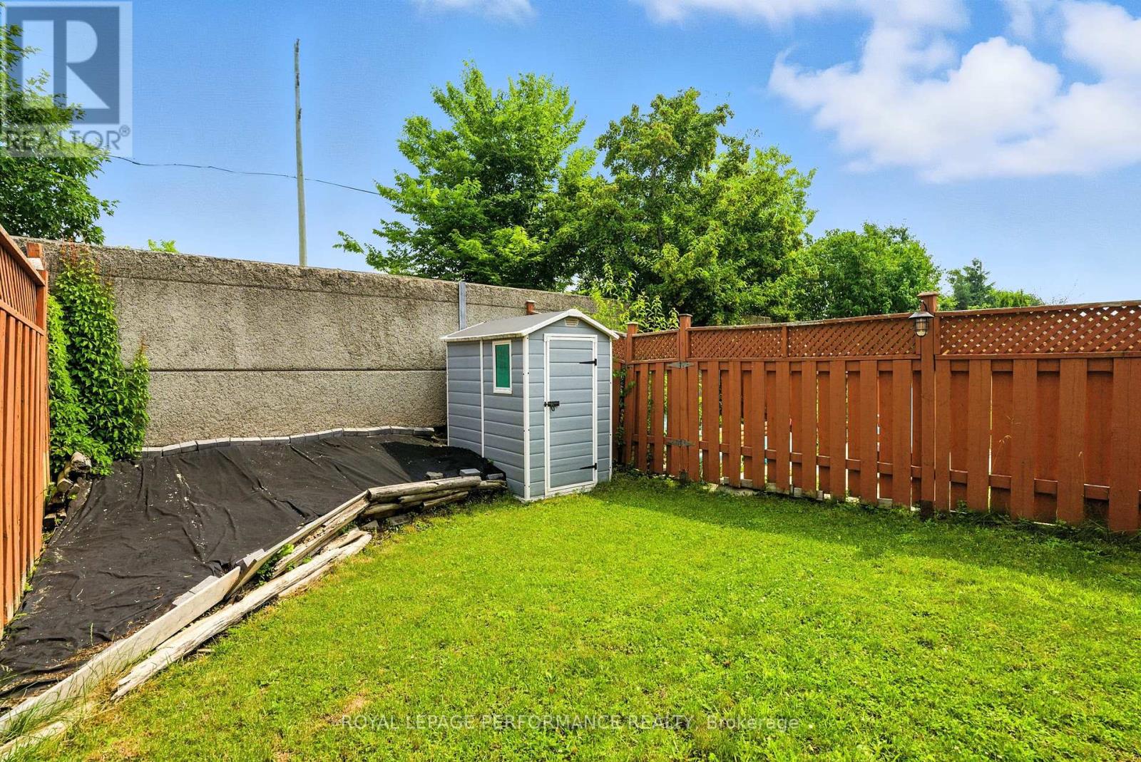 1493 Lynx Crescent