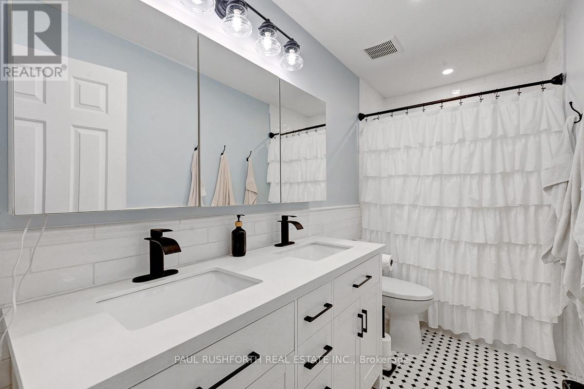 1700 Saint-laurent Street