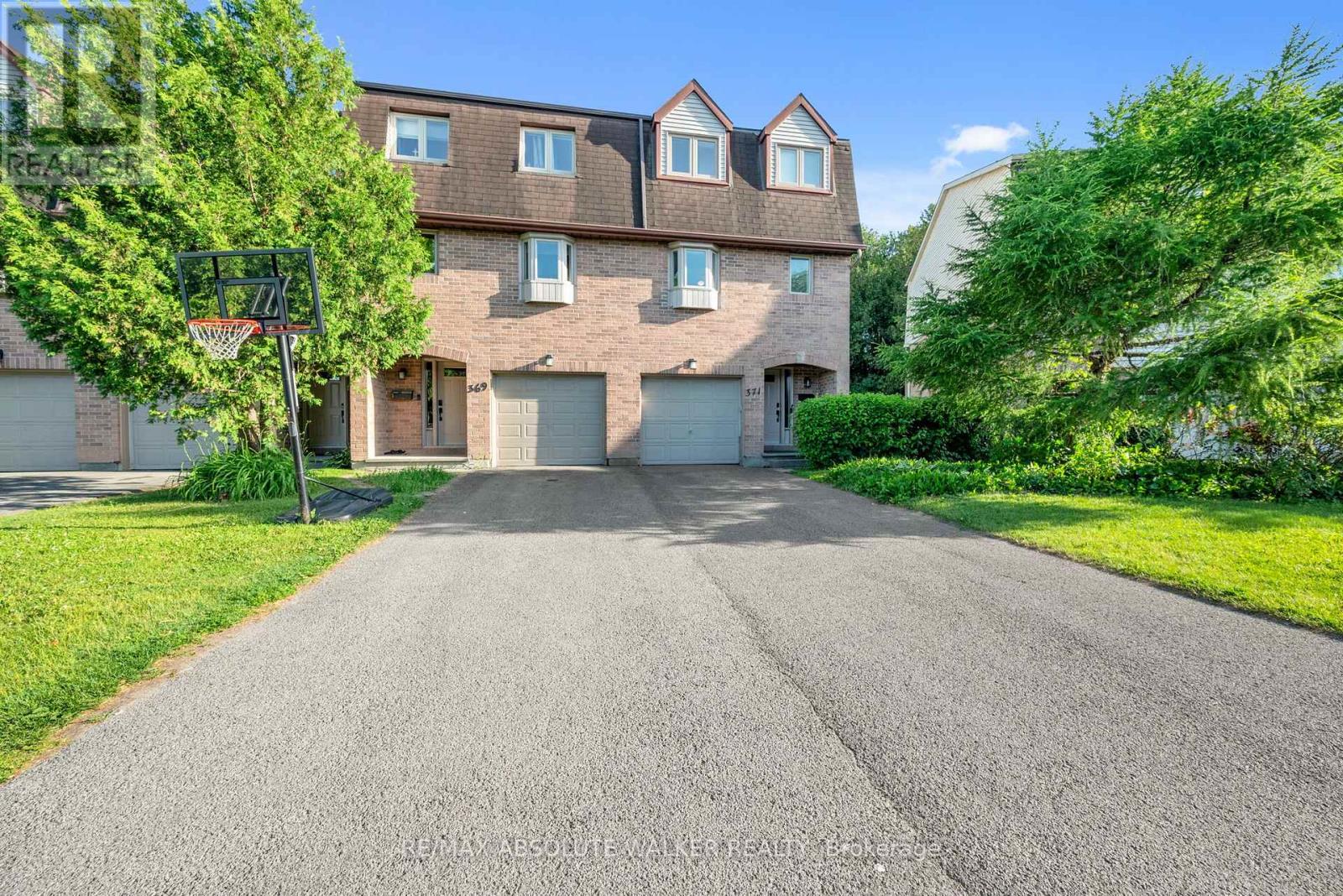4 - 371 Pickford Drive
