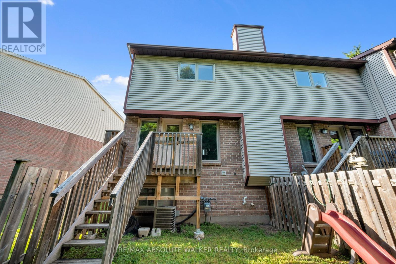 4 - 371 Pickford Drive