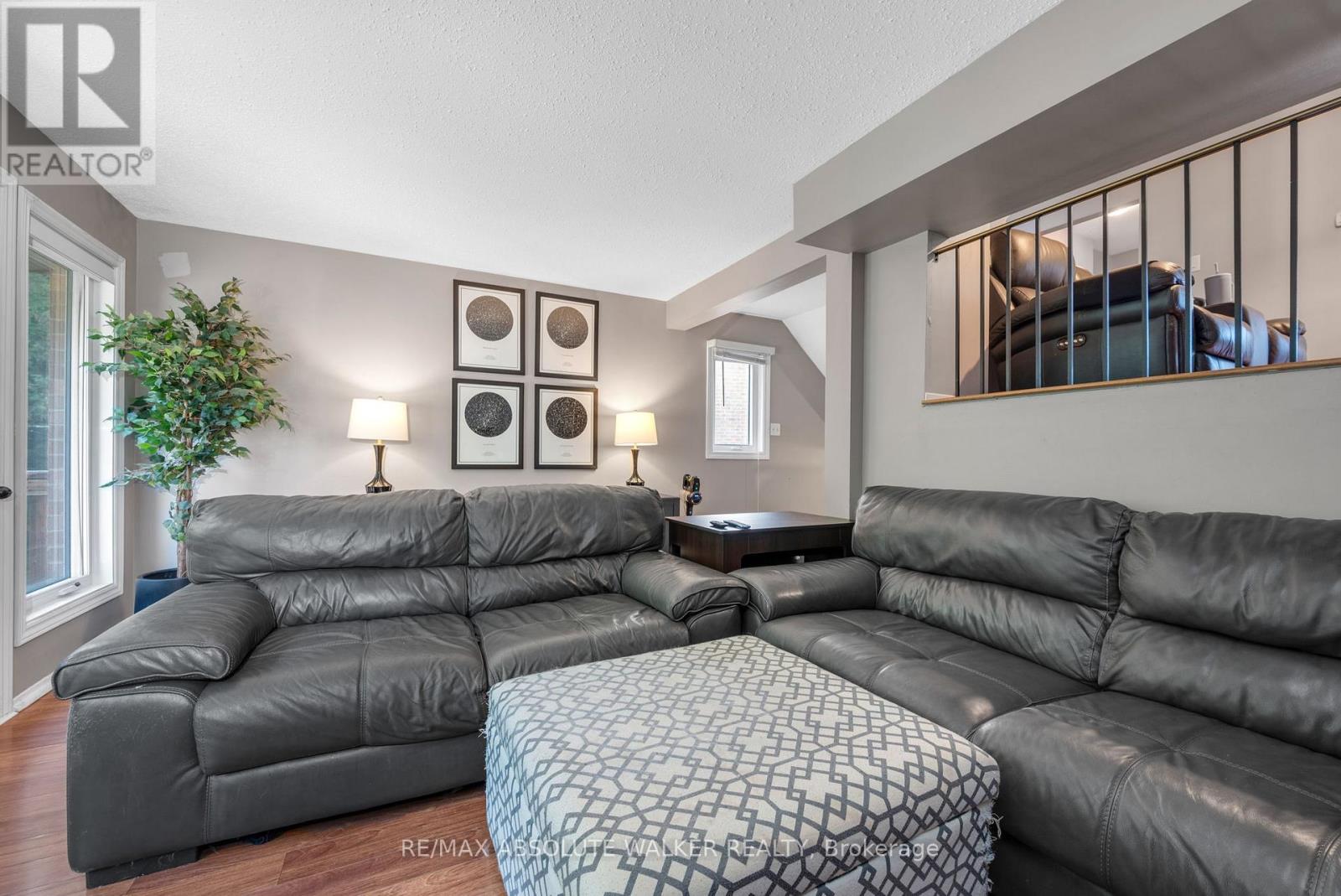4 - 371 Pickford Drive