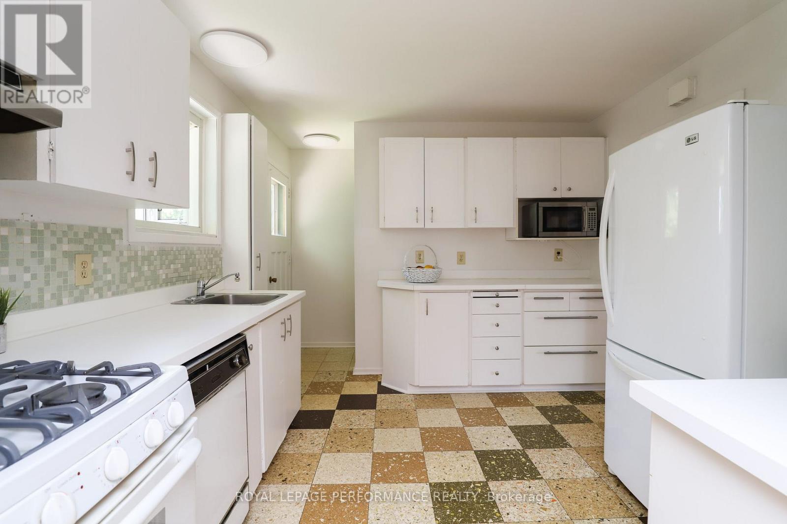 45 Keewatin Crescent