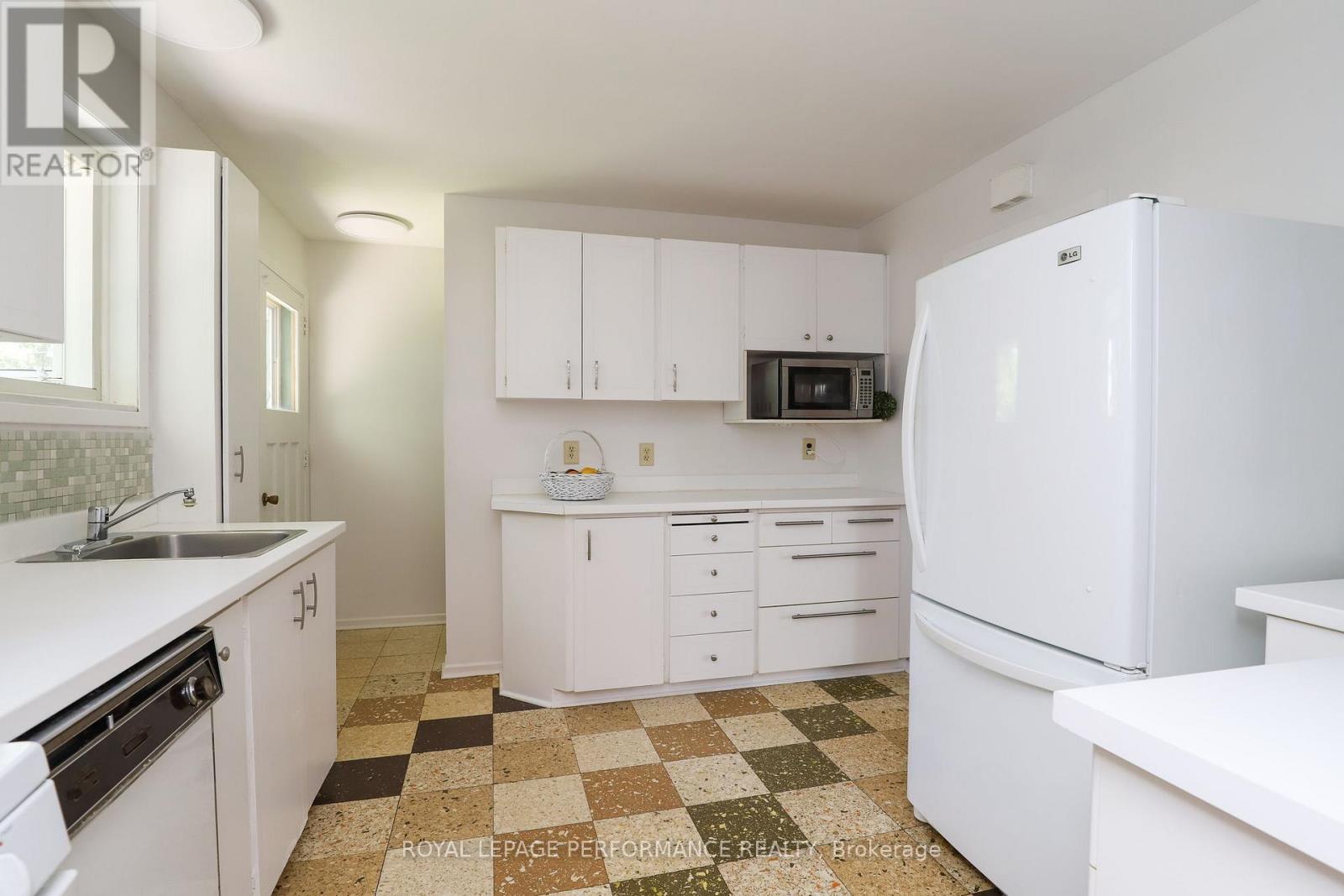 45 Keewatin Crescent