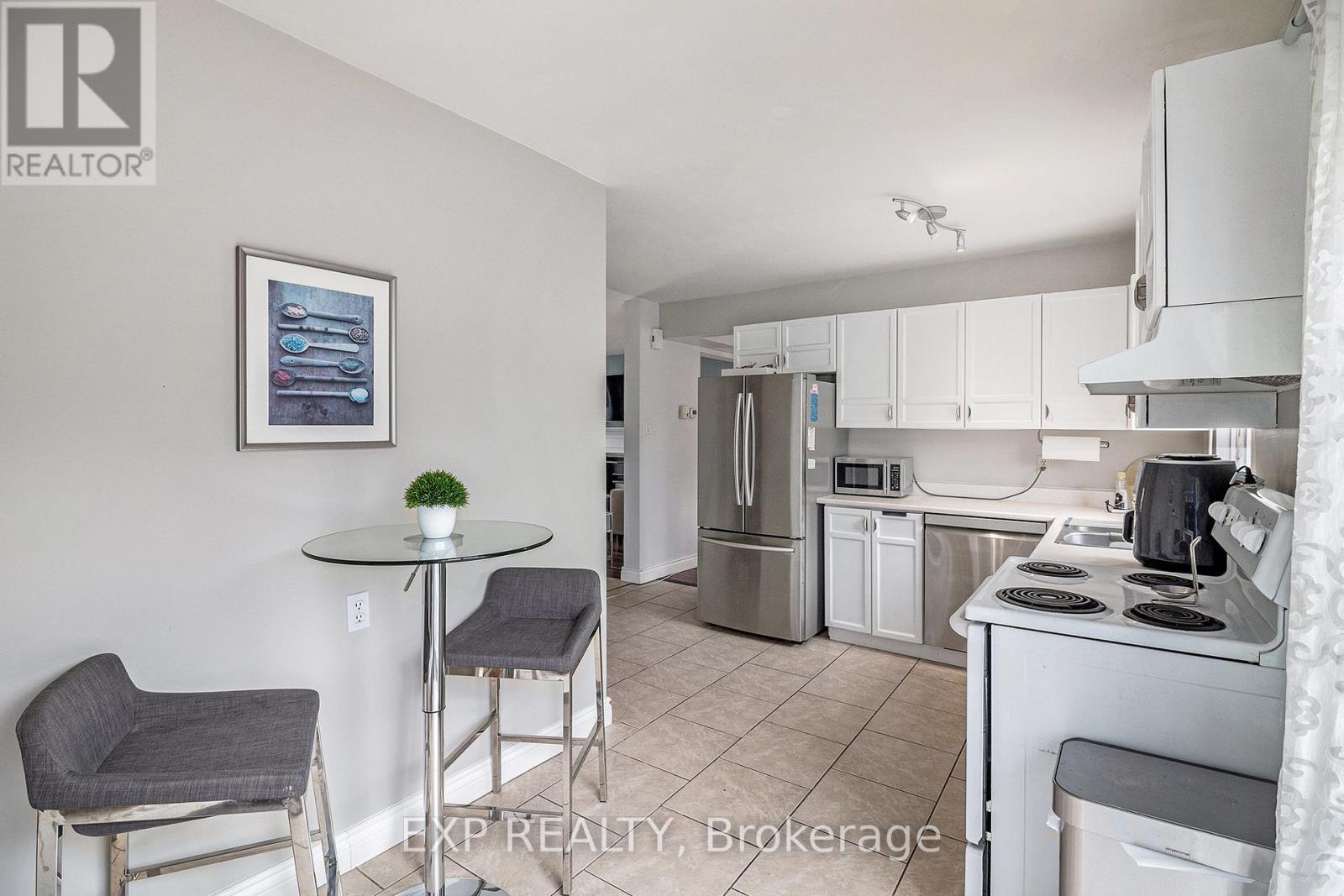 302 Cote-royale Crescent