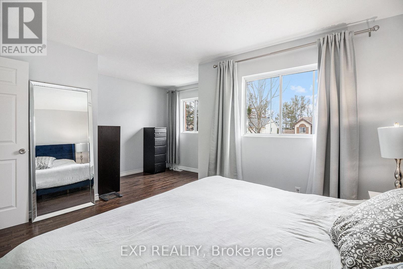 302 Cote-royale Crescent