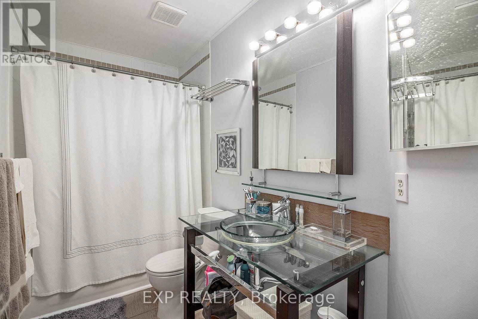 302 Cote-royale Crescent