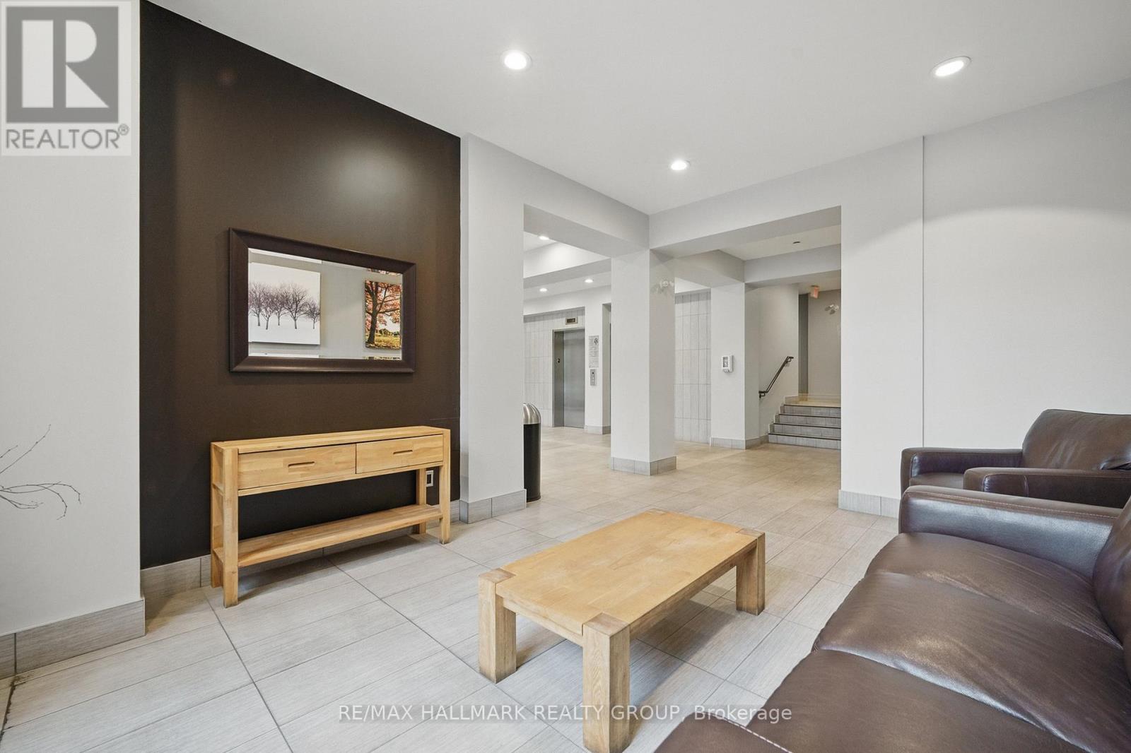 Ph7 - 808 Bronson Avenue