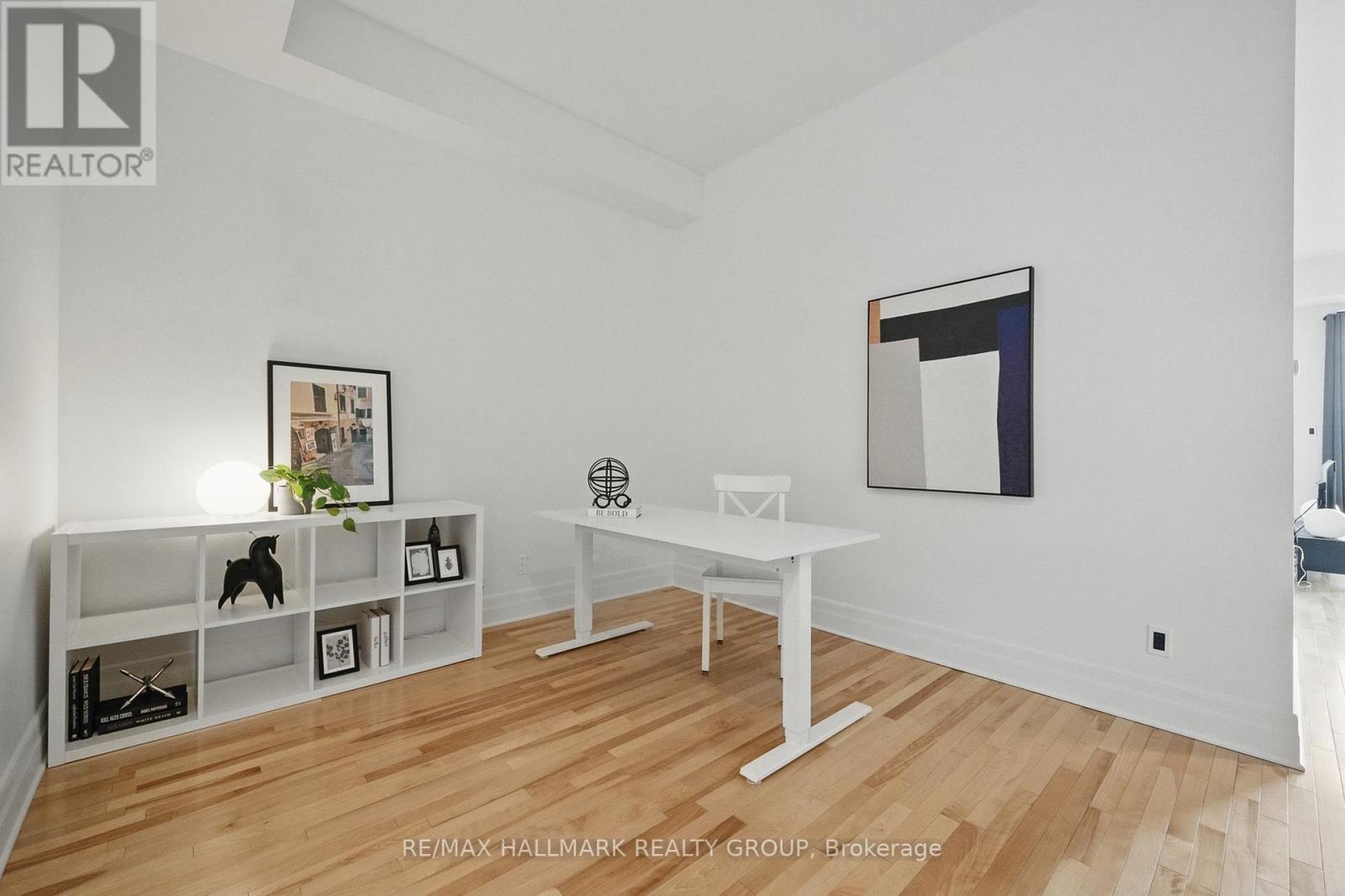 Ph7 - 808 Bronson Avenue