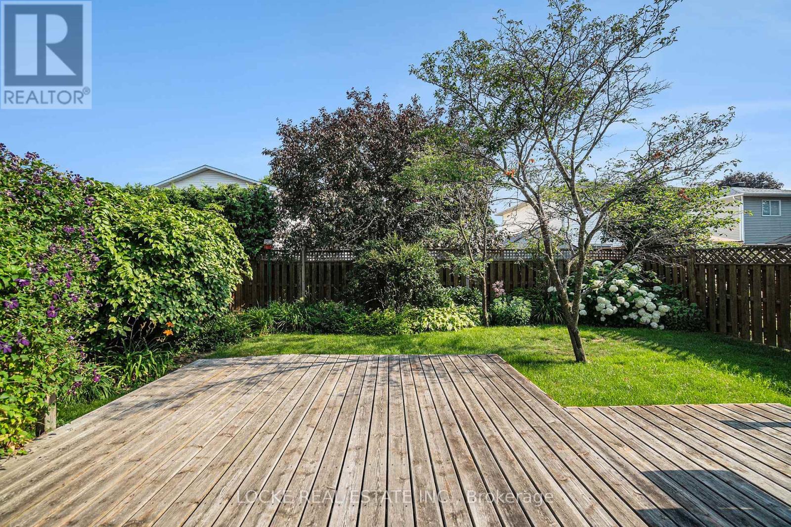 694 Morewood Crescent