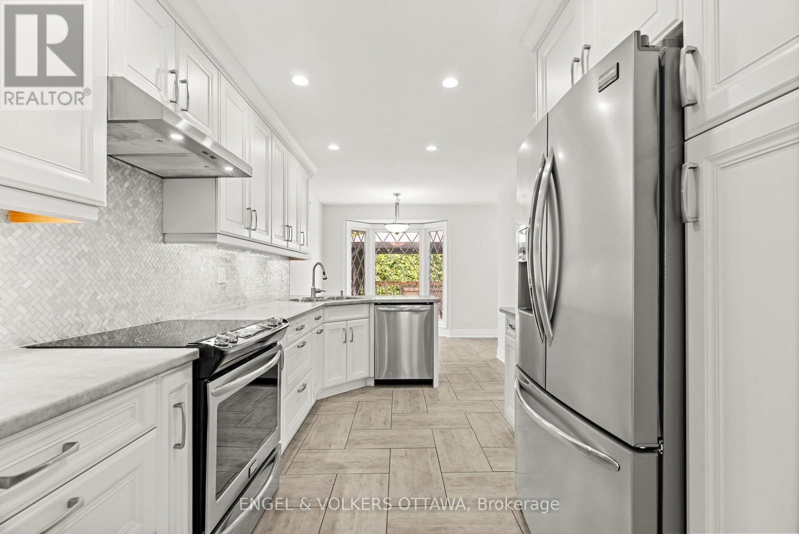20 Assiniboine Drive