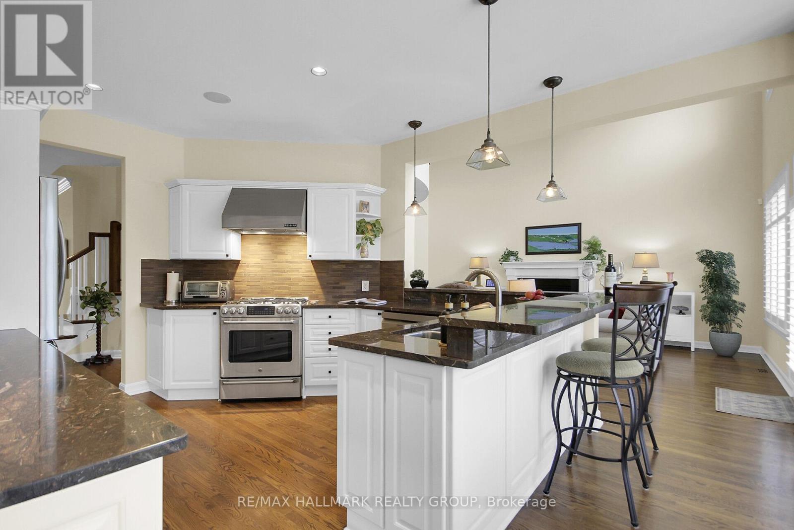 30 Oakbriar Crescent