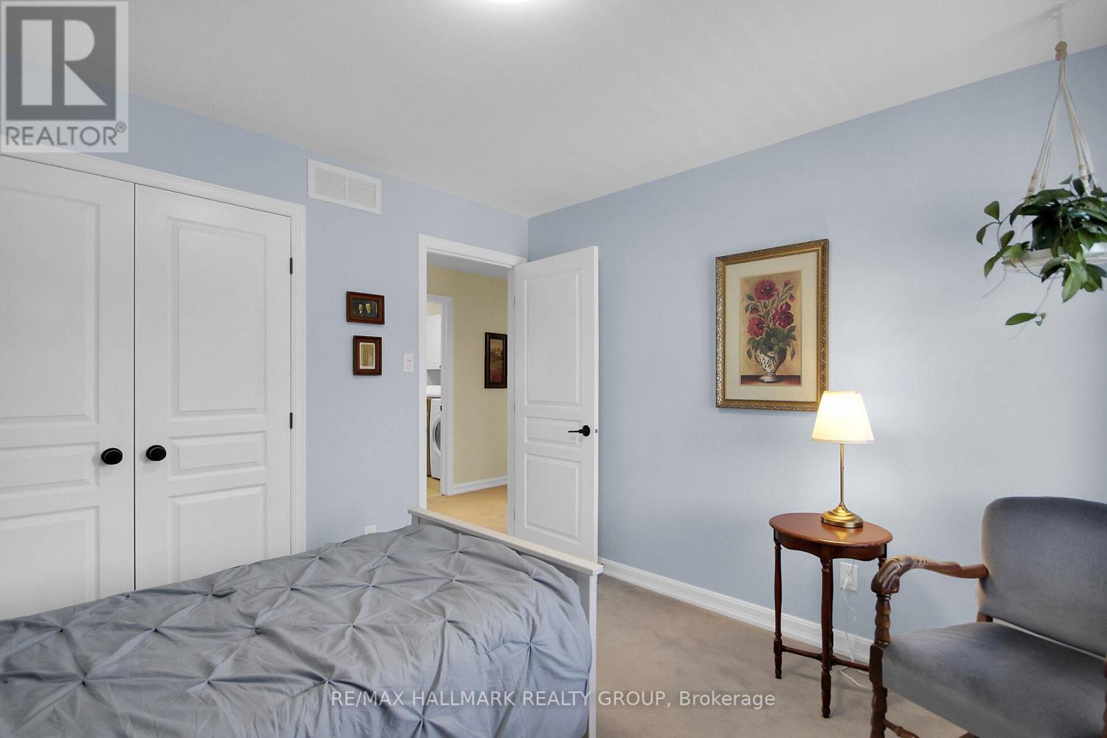 30 Oakbriar Crescent