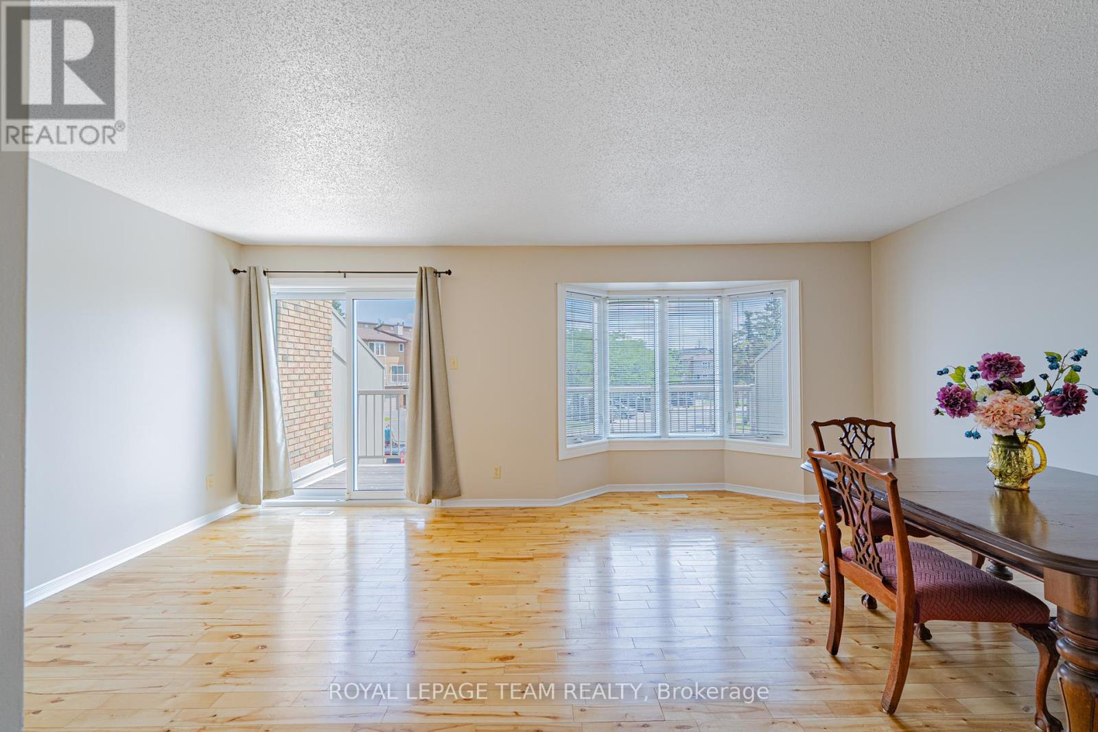 28 Huntview Private