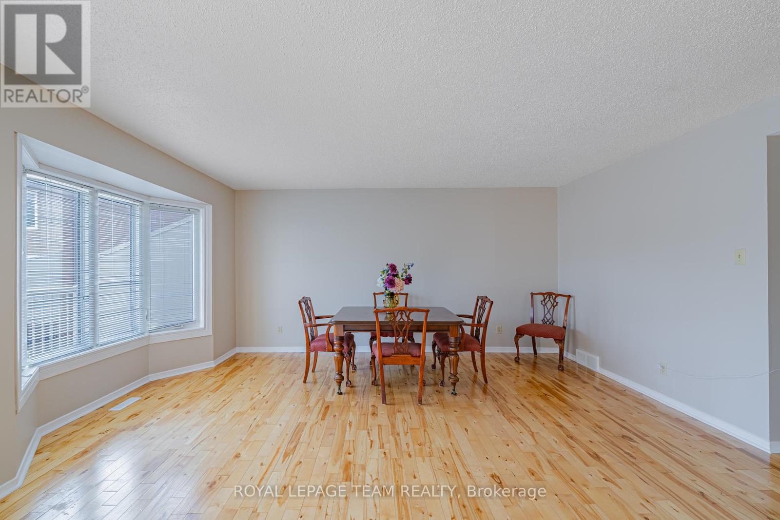 28 Huntview Private
