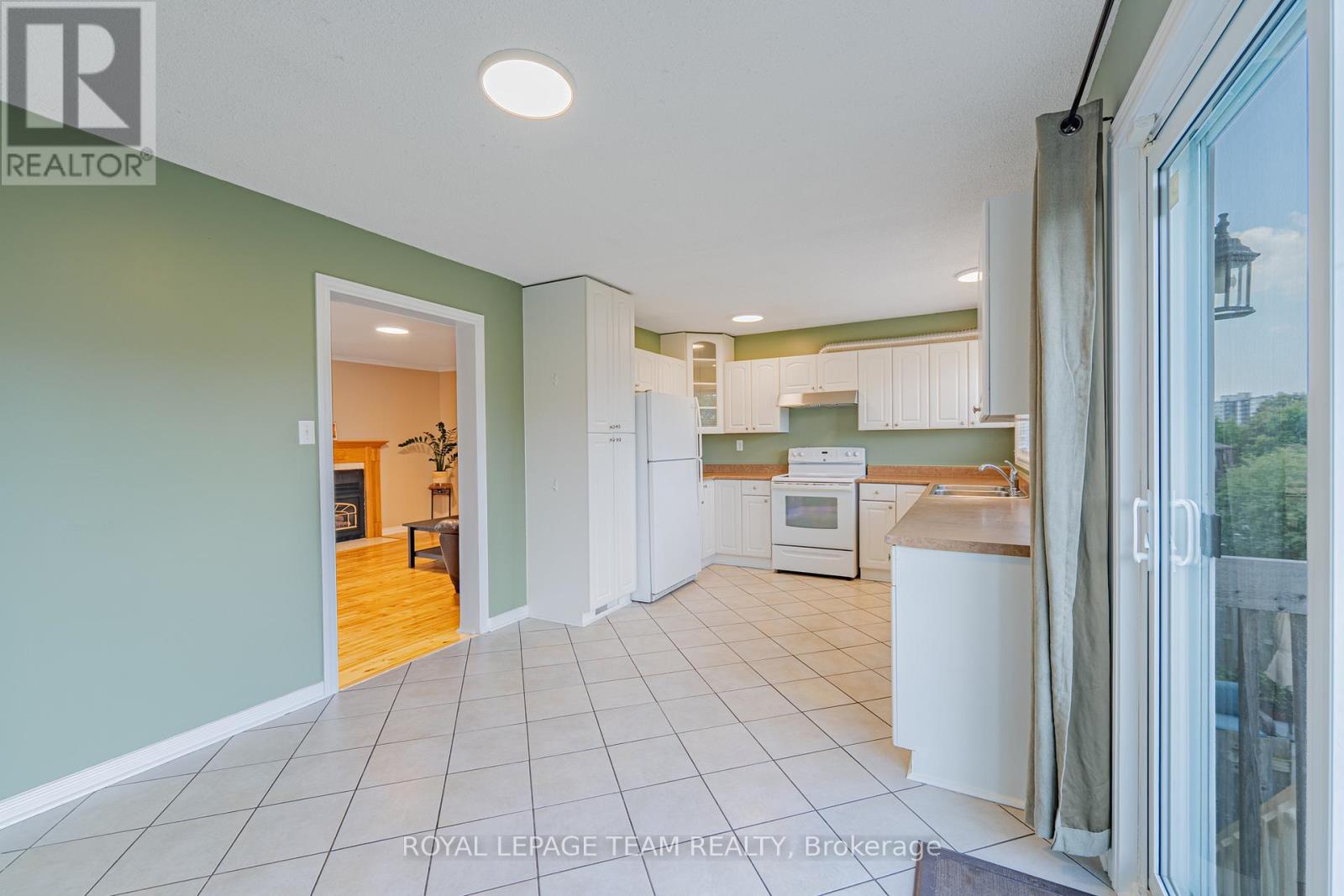 28 Huntview Private