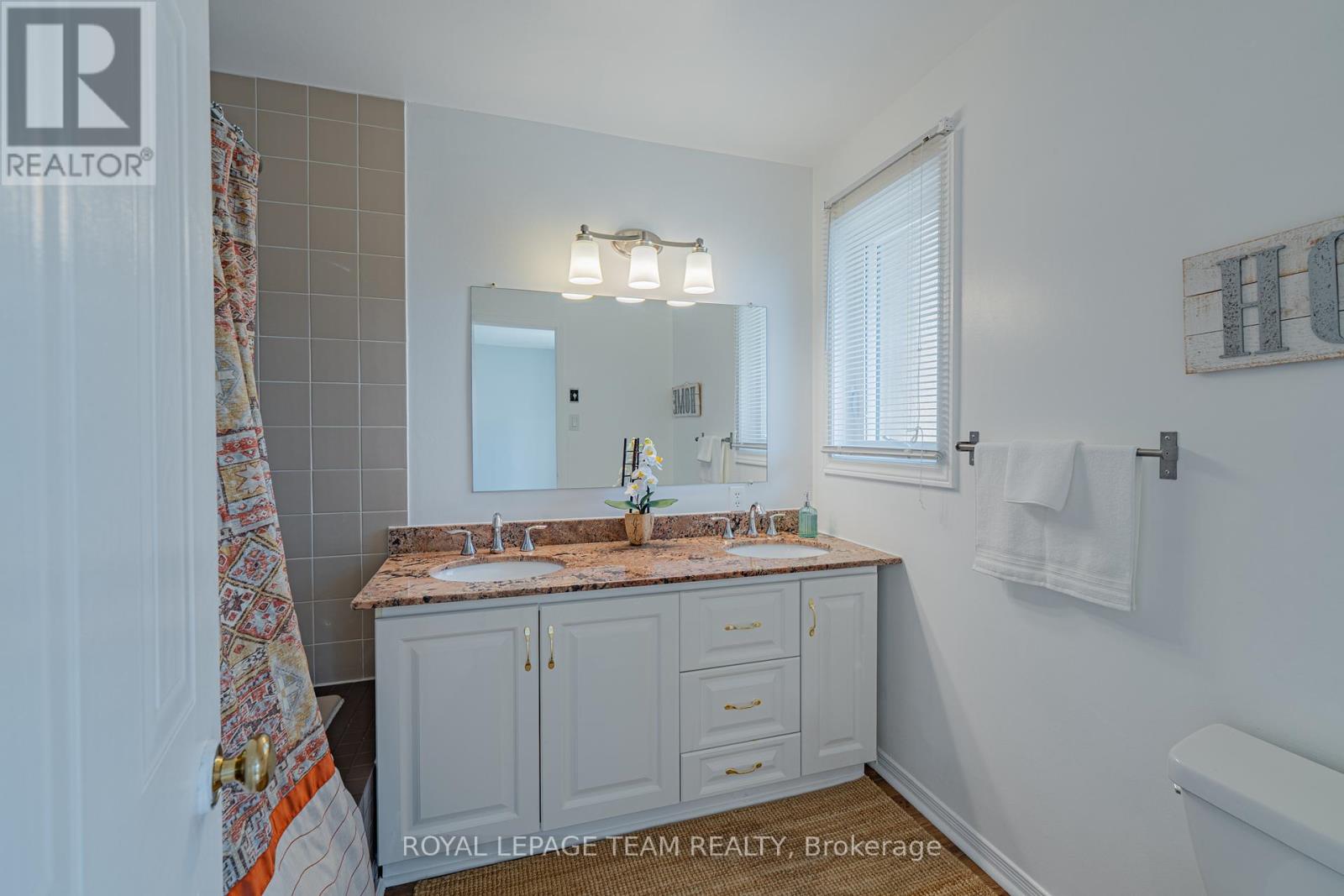 28 Huntview Private