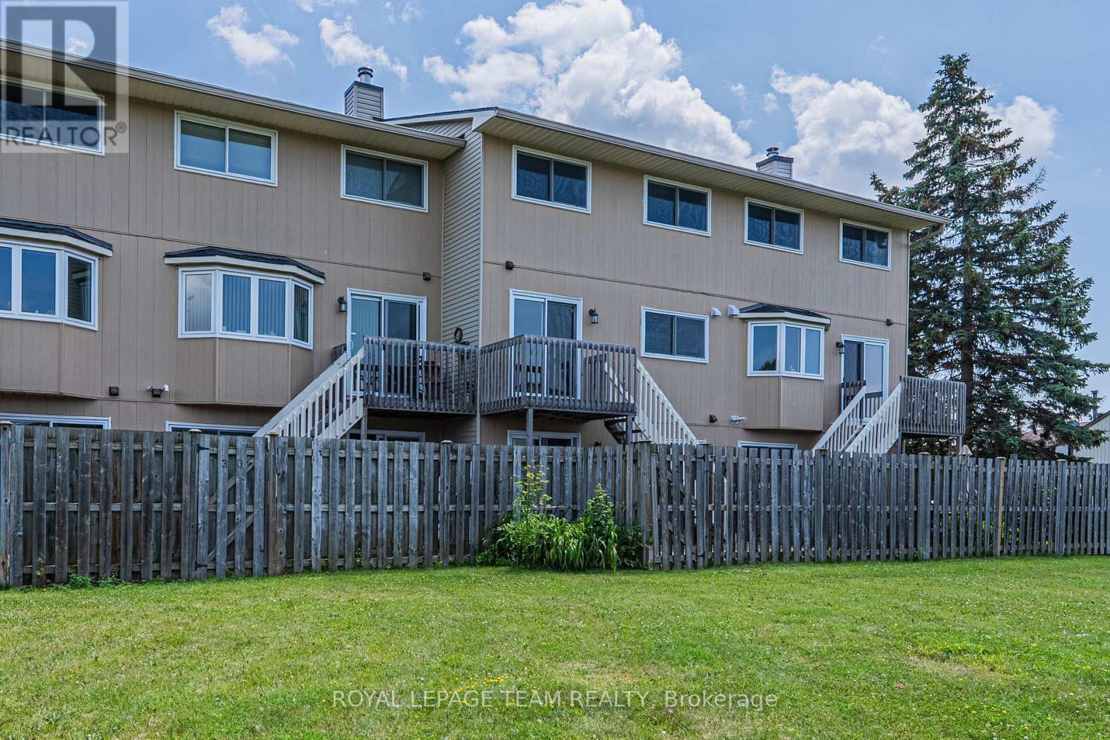 28 Huntview Private