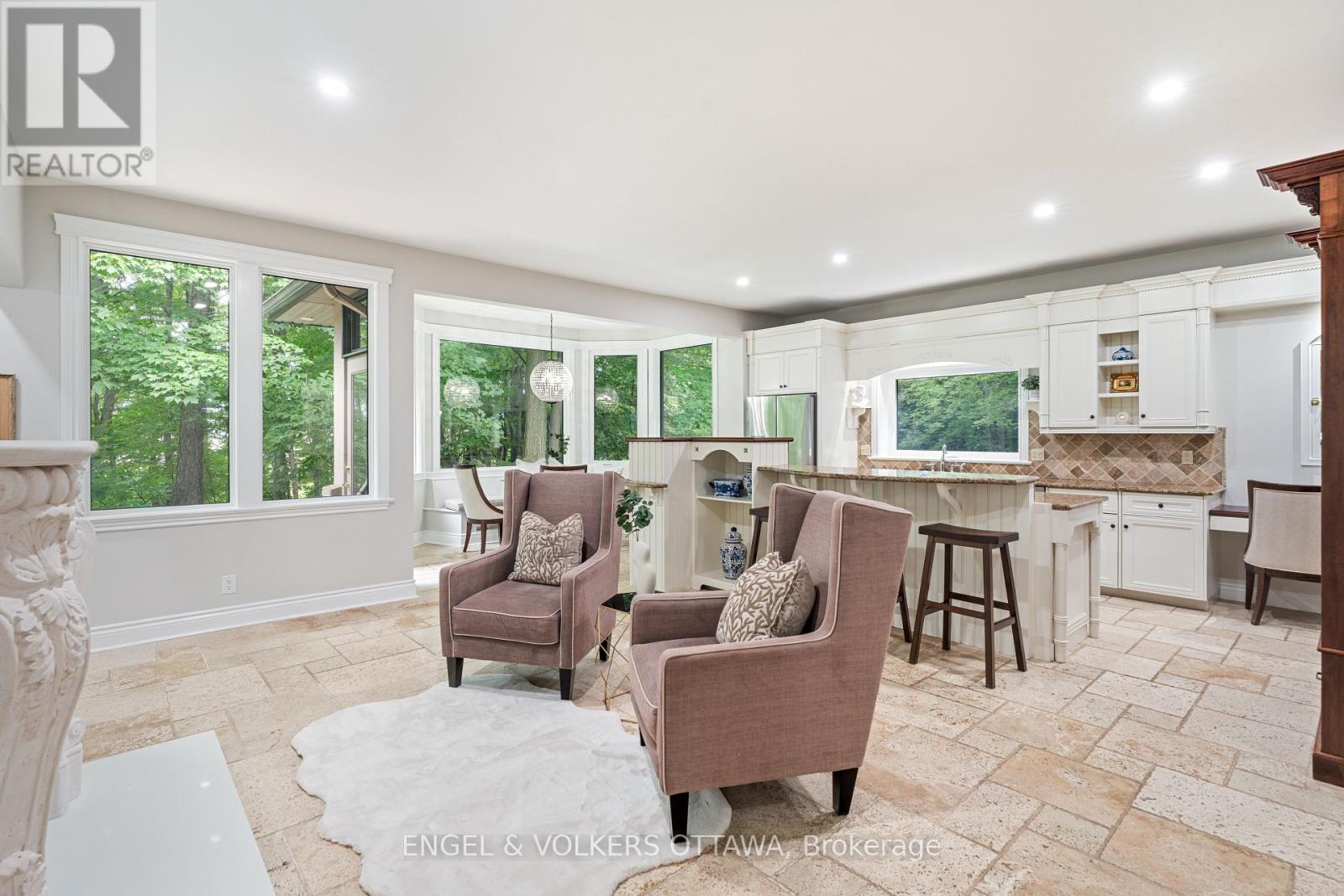 1412 Houston Crescent