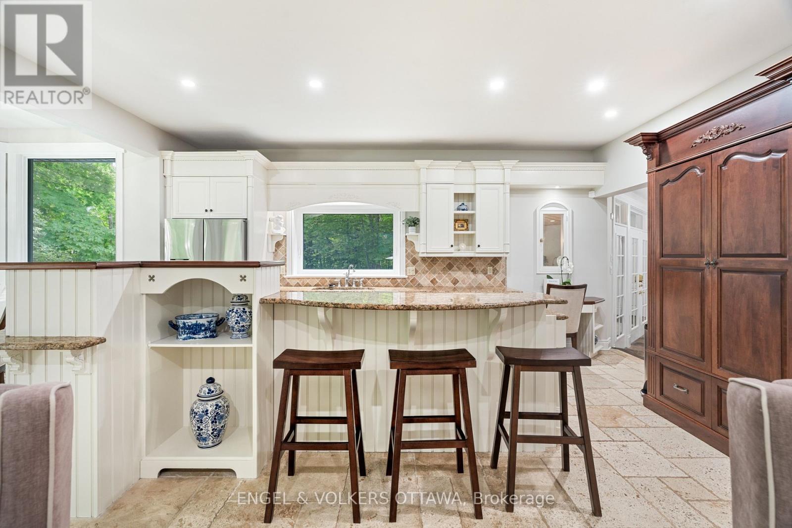 1412 Houston Crescent