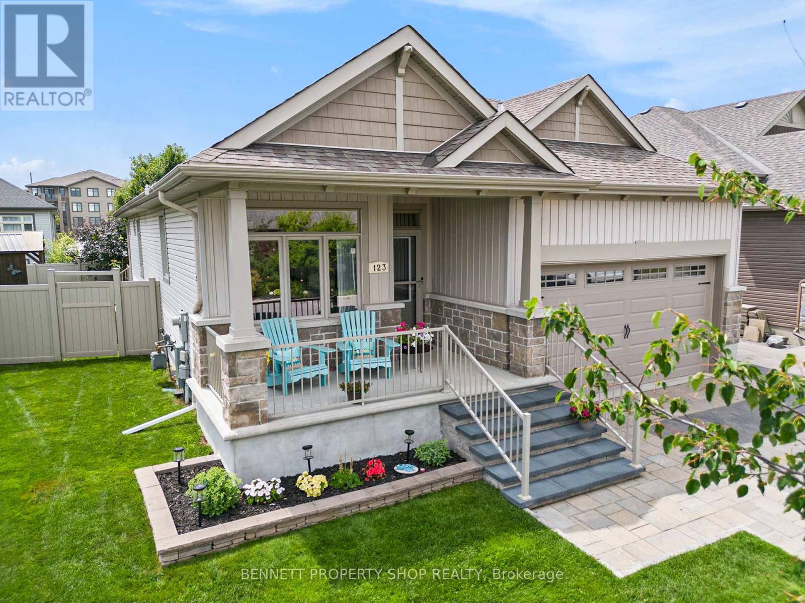 123 Elfin Grove