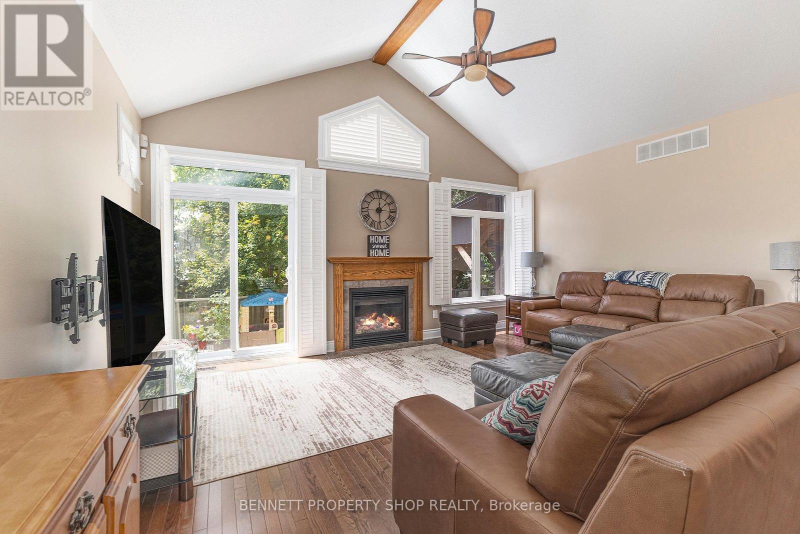 123 Elfin Grove