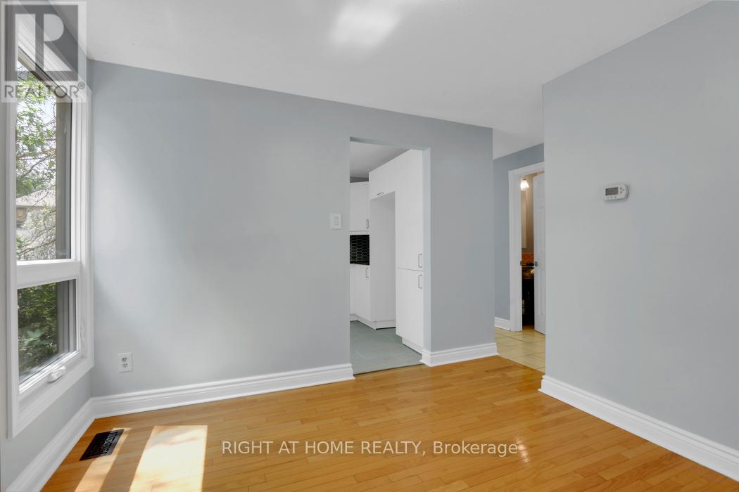 92 - 1913 Stonehenge Crescent S