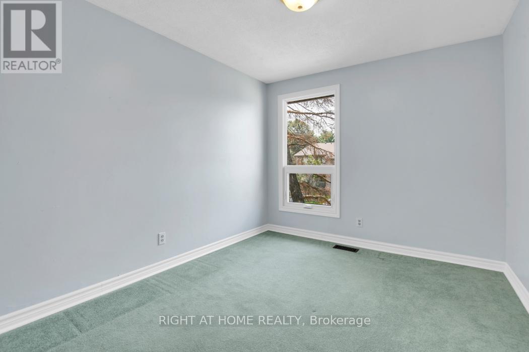 92 - 1913 Stonehenge Crescent S