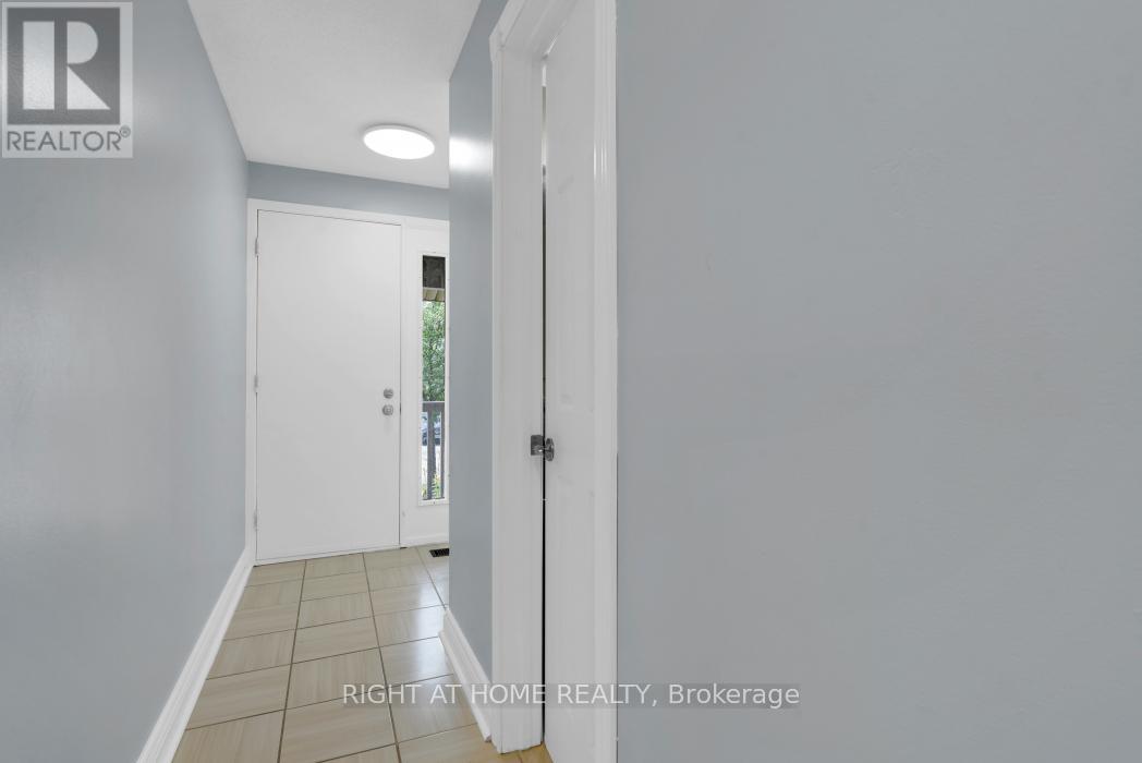 92 - 1913 Stonehenge Crescent S