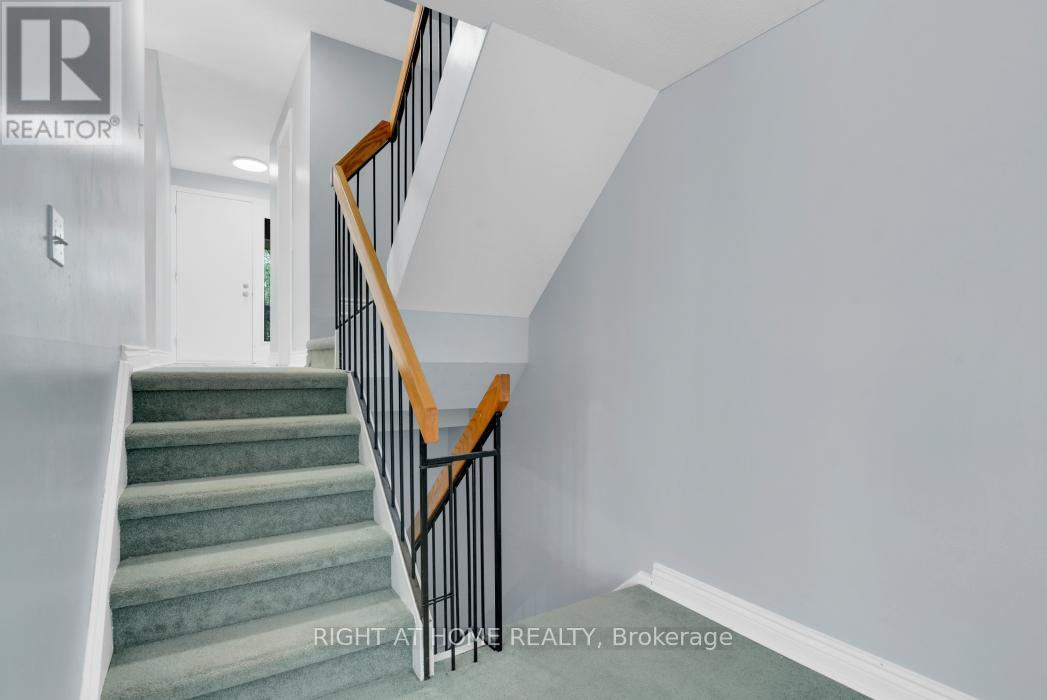 92 - 1913 Stonehenge Crescent S