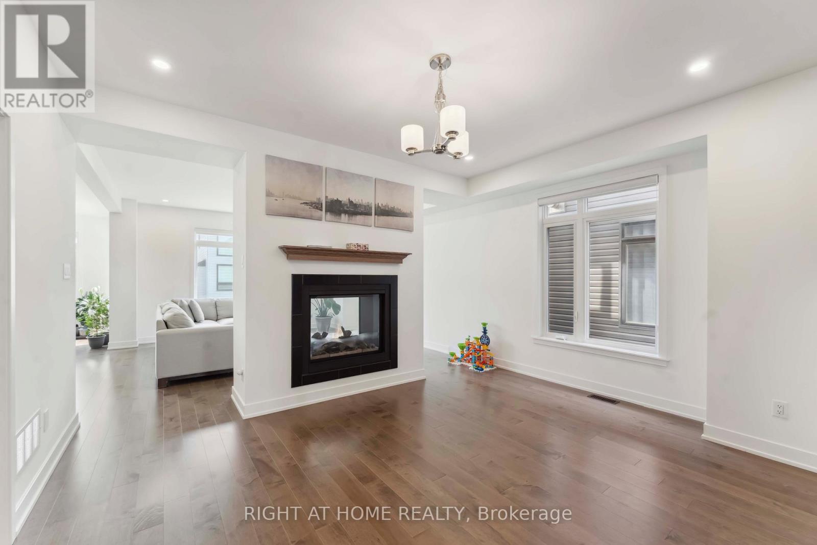 848 Beckton Heights S