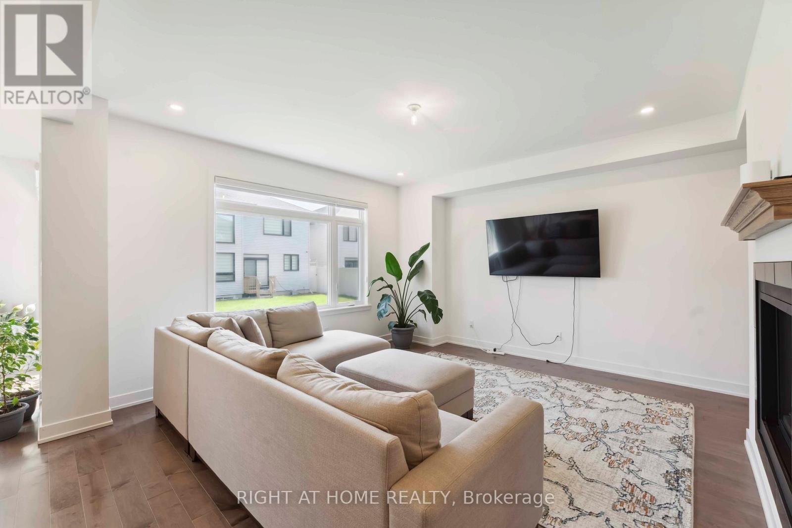 848 Beckton Heights S