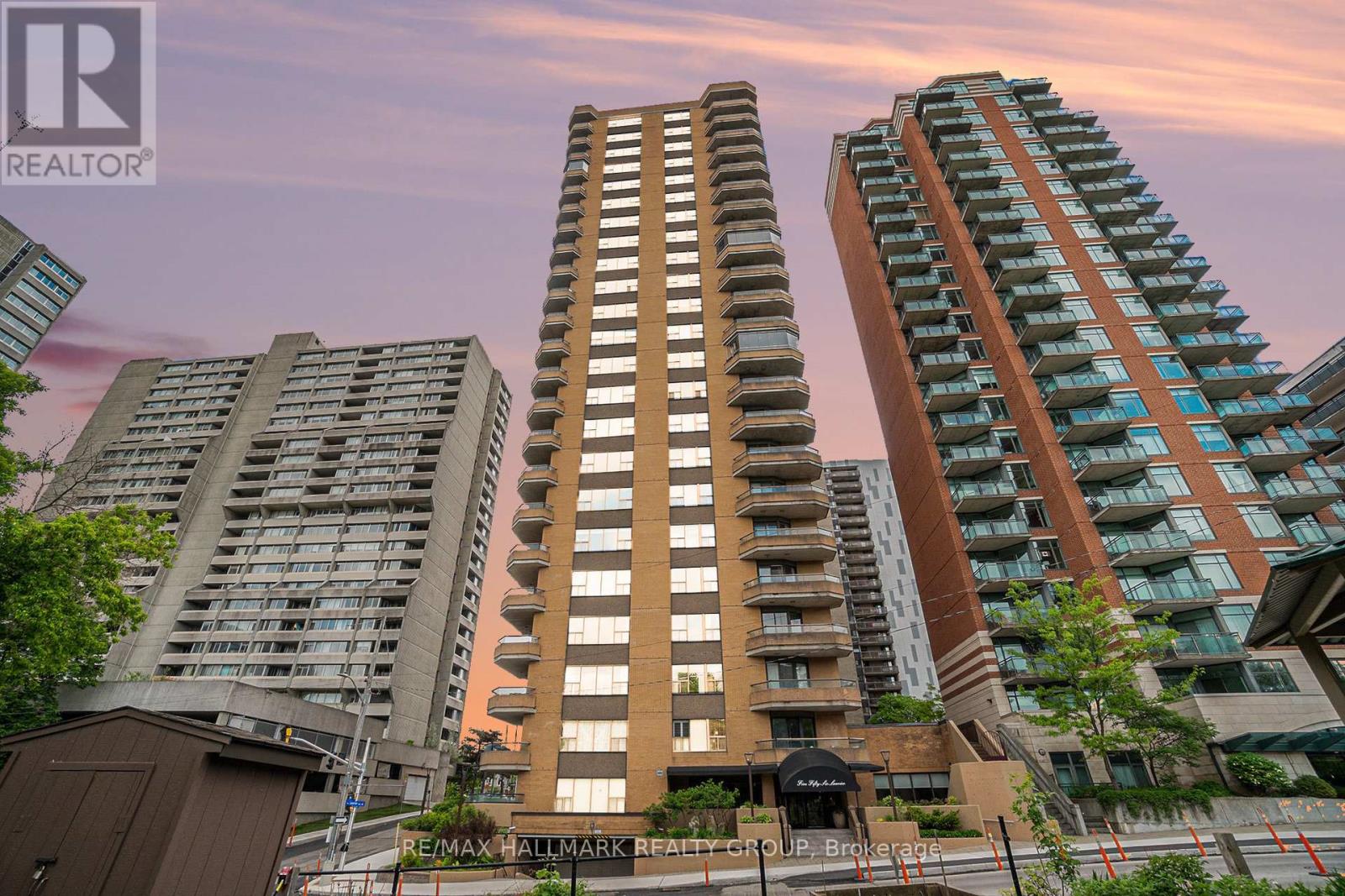 1404 - 556 Laurier Avenue W