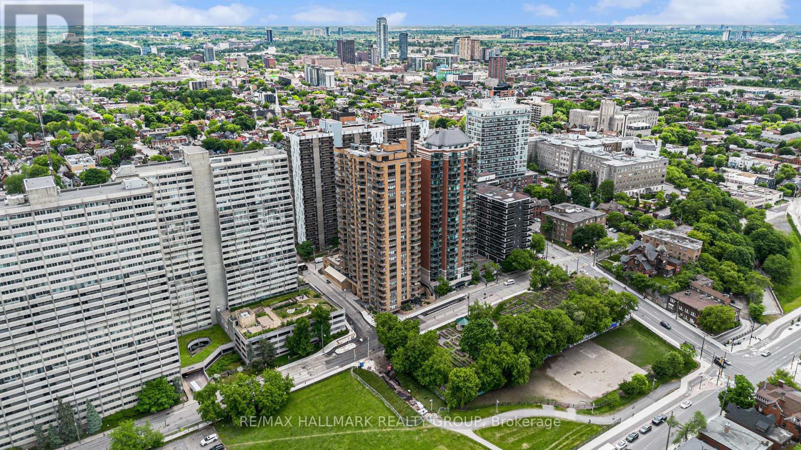 1404 - 556 Laurier Avenue W